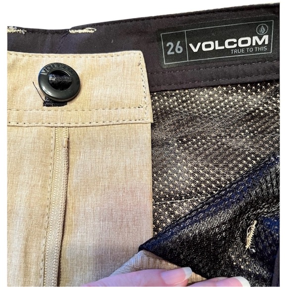 Volcom FRICKIN CROSS SHRED STATIC SHORTS - DARK KHAKI Size 12 (26 in waist) - Picture 8 of 10